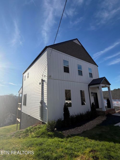 1626 Rugby Ave, Knoxville, TN, 37920-2630 | Card Image