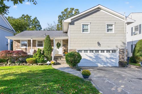 214 Wetherill Rd, Garden City, NY, 11530-1742 | Card Image