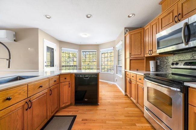 12753 261 St, House other with 5 bedrooms, 3 bathrooms and 10 parking in Maple Ridge BC | Image 15
