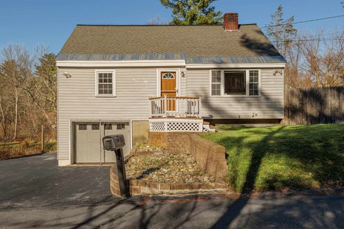 5 Kimball Ave, Plaistow, NH, 03865-2921 | Card Image