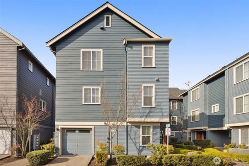 841 5th Pl Ne, Issaquah, WA, 98029-5400 | Card Image