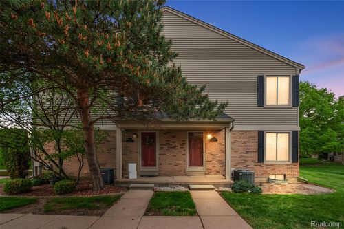 44558 Connecticut Ct, Clinton Township, MI, 48038-1074 | Card Image