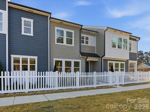 8430 Discovery Ln, Charlotte, NC, 28216 | Card Image