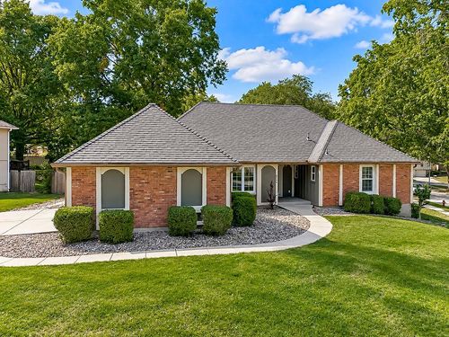 8148 Nw Twin Oaks Dr, Kansas City, MO, 64151-1121 | Card Image