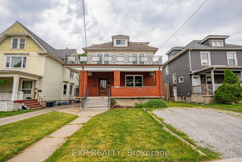 4865 Armoury St, Niagara Falls, ON, L2E1S9 | Card Image