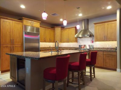 109 - 8 E Biltmore Estate, Condo with 2 bedrooms, 3 bathrooms and null parking in Phoenix AZ | Image 2