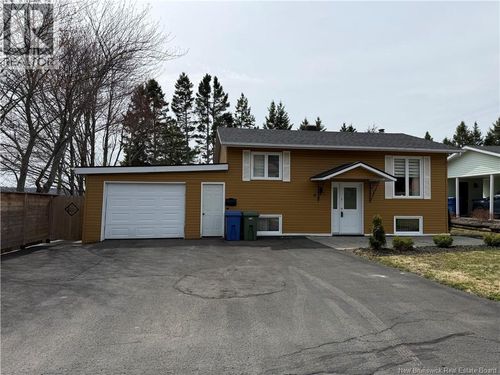 4 Dubé Rue, Edmundston, NB, E3V2G2 | Card Image