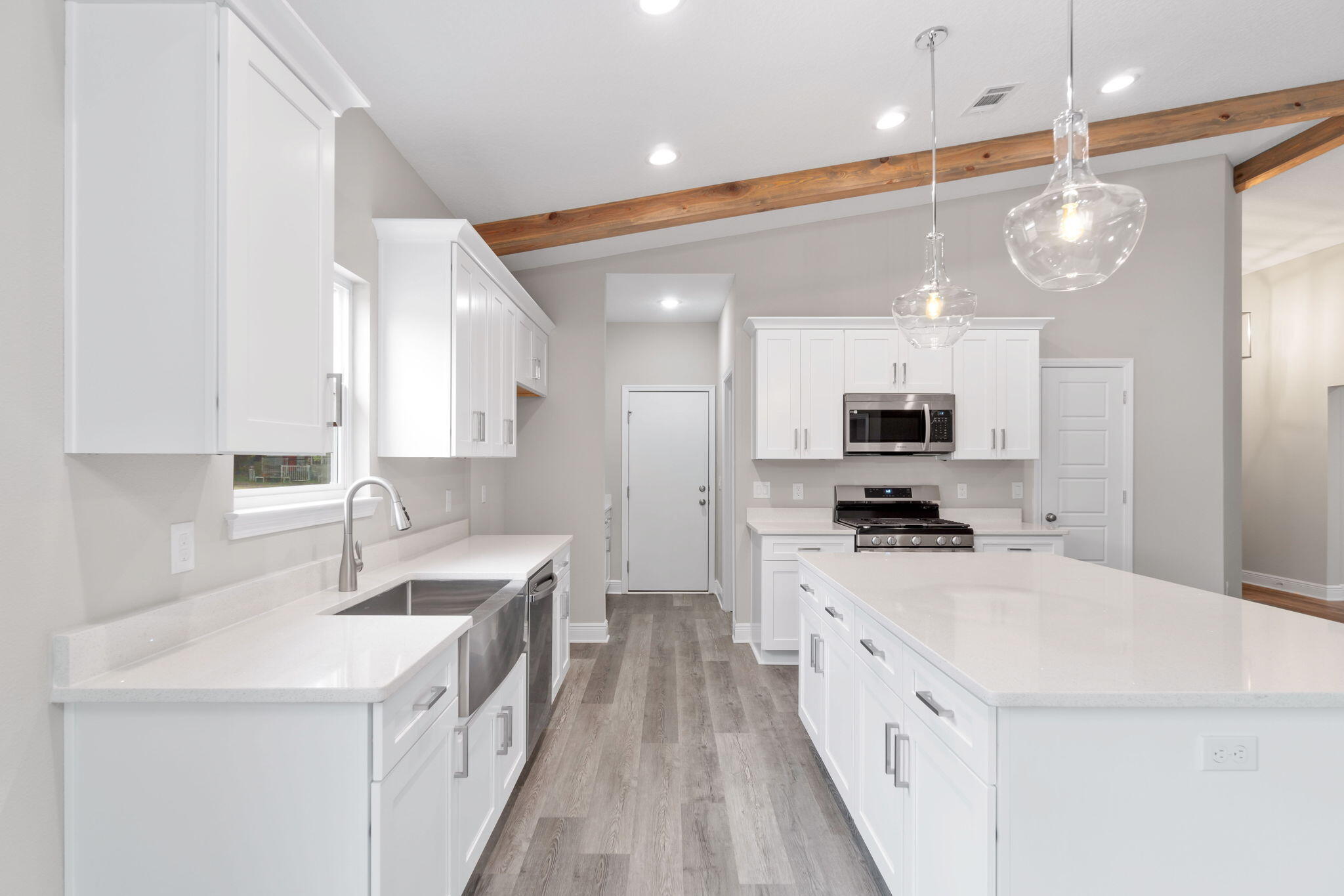 Janet St, Navarre, FL 32566