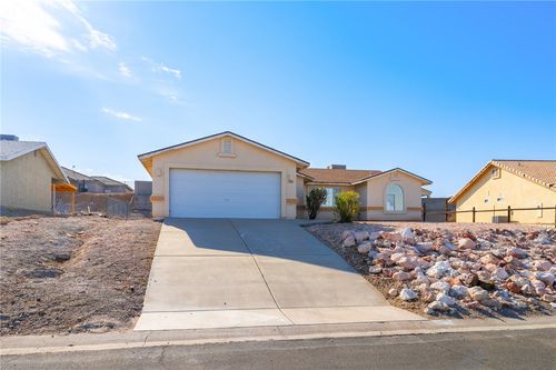 3390 Sundrops Dr, Bullhead City, AZ, 86429-7628 | Card Image