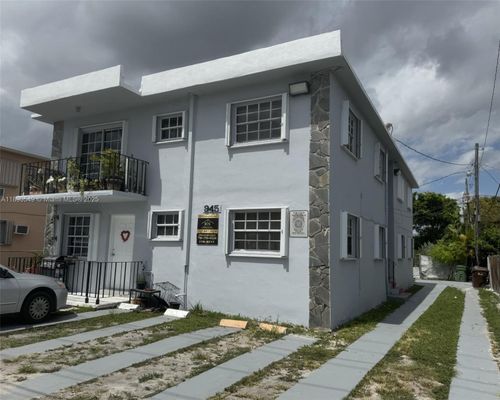 apt-1-945 W 23rd St, Hialeah, FL, 33010-2040 | Card Image