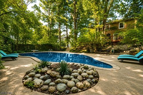 11 Buffalo Run, East Brunswick, NJ, 08816-4078 | Card Image