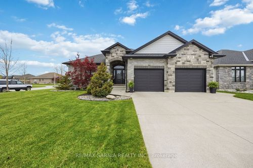 233 Paolo St, Sarnia, ON, N7S0C8 | Card Image