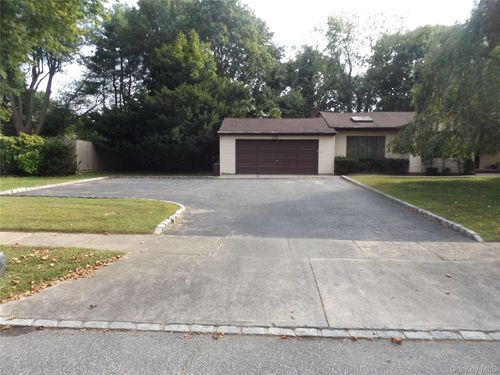 56 Rose St, Smithtown, NY, 11787-1053 | Card Image
