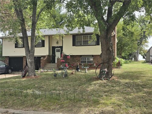 1502 S Main St, Clinton, MO, 64735-2848 | Card Image