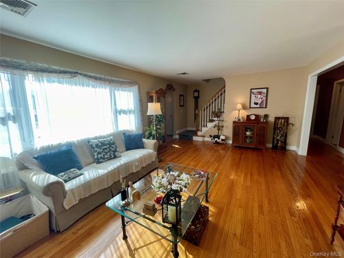 4 Sylvan Way, Suffern, NY, 10901-4806 | Card Image