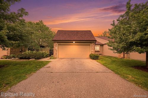 27328 Apple Blossom Ln, Southfield, MI, 48034-1049 | Card Image