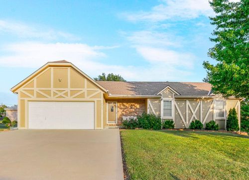 2629 N 157th Terrace, Basehor, KS, 66007 | Card Image