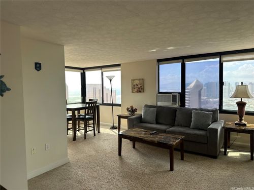 4204-343 Hobron Ln, Honolulu, HI, 96815-5801 | Card Image