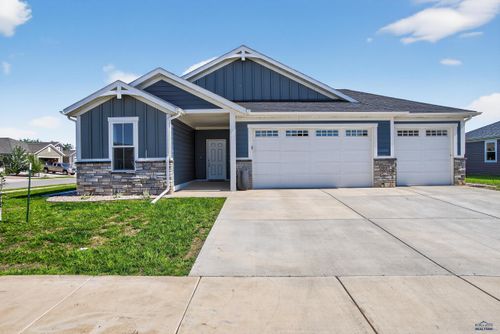 3002 Hazelnut Ln, Rapid City, SD, 57703-6861 | Card Image