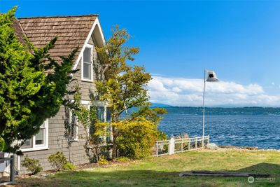 27434 Sandy Shores Drive Sw, House other with 3 bedrooms, 1 bathrooms and 2 parking in Vashon WA | Image 1