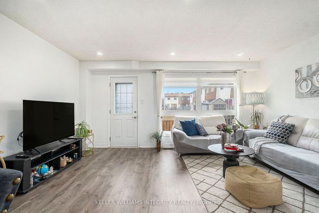 A - 85 Seyton Dr, Condo with 3 bedrooms, 2 bathrooms and 1 parking in Nepean ON | Image 8