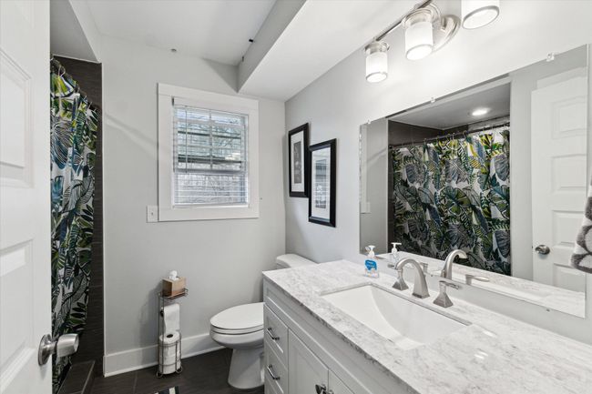 En suite bath- former primary bath | Image 37