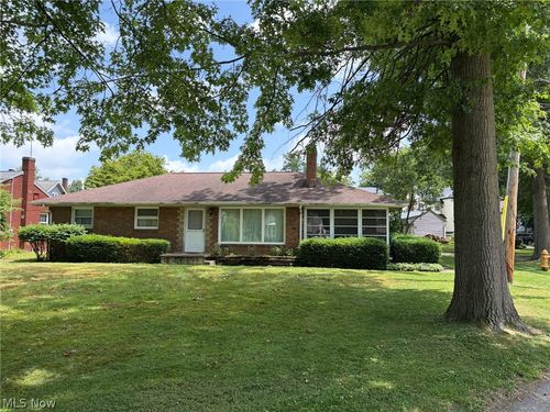 950 Home Cir, Salem, OH, 44460-3812 | Card Image