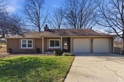 317 Tallgrass Ct, Lawrence, KS, 66049-2102 | Card Image