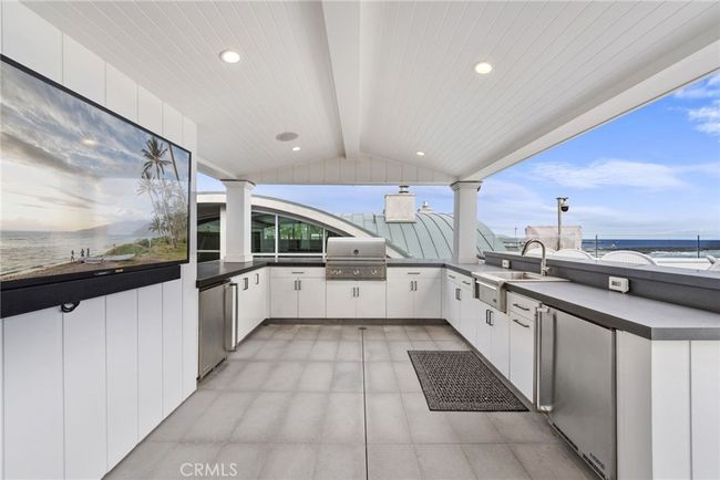 2148 E Oceanfront, House other with 5 bedrooms, 5 bathrooms and 3 parking in Newport Beach CA | Image 53