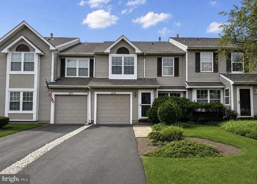 272 Sequoia Dr, NEWTOWN, PA, 18940-9275 | Card Image