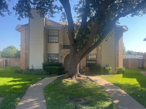 4336 Hulen Cir E, Fort Worth, TX, 76133-7564 | Card Image