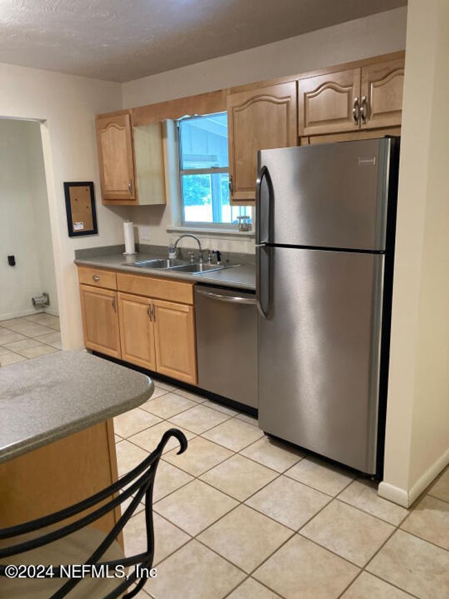 1 701 Walker Drive, For Sale in Interlachen Zoocasa