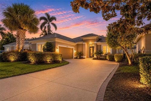 8762 52nd Ave E, BRADENTON, FL, 34211-3726 | Card Image