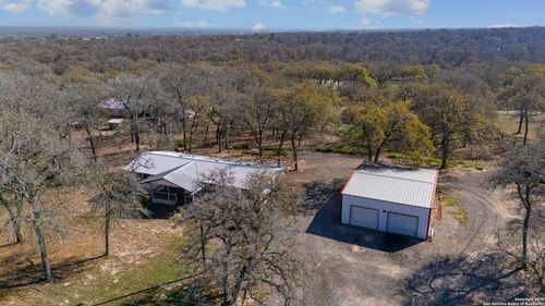 139 Pullman Rd, La Vernia, TX, 78121-4574 | Card Image