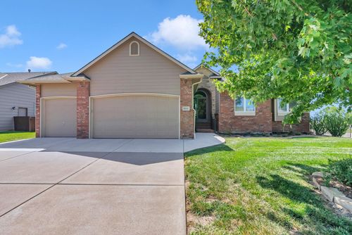 8614 E Scragg Cir, Wichita, KS, 67226-3385 | Card Image