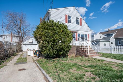 47 4th Avenue, Hempstead, NY, 11518 | Card Image