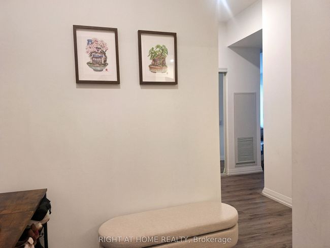 1107 - 75 Canterbury Pl, Condo with 2 bedrooms, 2 bathrooms and 1 parking in North York ON | Image 13