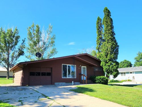 414 Railroad St., Hull, IA, 51239 | Card Image