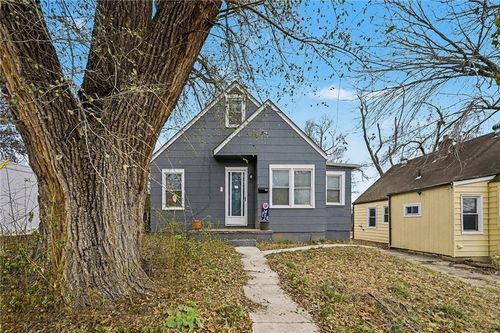 447 N Quincy Ave, Kansas City, MO, 64123-1347 | Card Image