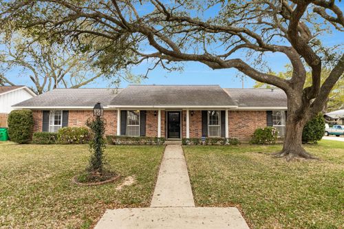 2206 Cedar Creek Dr, Baytown, TX, 77520-3604 | Card Image