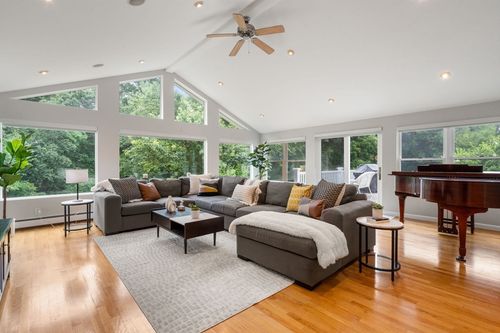 75 Smith Dr, Westwood, MA, 02090-1912 | Card Image