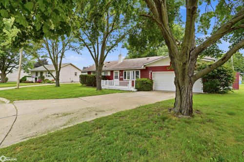 422 E Longmeadow Dr, West Burlington, IA, 52655-1319 | Card Image