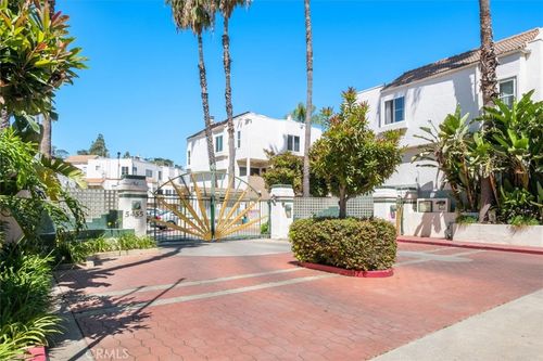 1402-5455 Sylmar Ave, Sherman Oaks, CA, 91401-5150 | Card Image