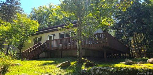 6 Bristol Ln, Monticello, NY, 12701-8407 | Card Image