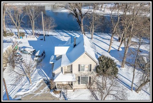 211 E Wolf River Avenue, NEW LONDON, WI, 54961 | Card Image
