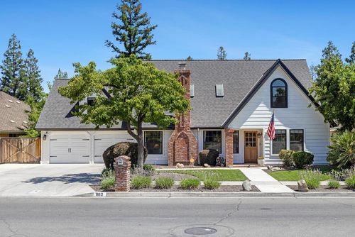 882 E Foxhill Dr, Fresno, CA, 93720 | Card Image