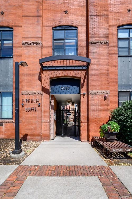 unit-4-3225 Blake St, Denver, CO, 80205-2373 | Card Image