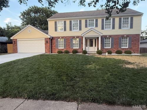 322 Clayton Trails Dr, Ellisville, MO, 63011-2016 | Card Image