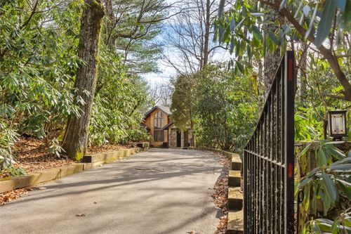 15 Bonnevista Dr, Highlands, NC, 28741-7212 | Card Image