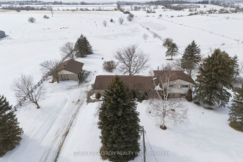 21084 Woodbine Ave, Queensville, ON, L0G1R0 | Card Image